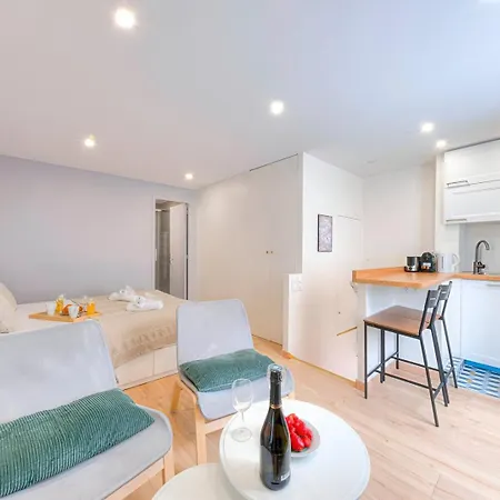 388 Trousseau - Superbe A باريس